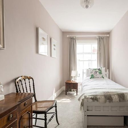 Four Bedroom Townhouse In Famous Suffolks Area เชลเทนแฮม ภายนอก รูปภาพ