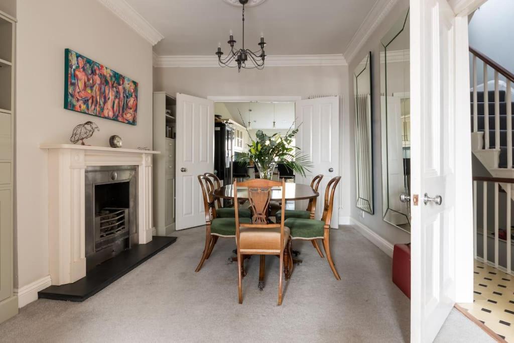 Four Bedroom Townhouse In Famous Suffolks Area เชลเทนแฮม ภายนอก รูปภาพ